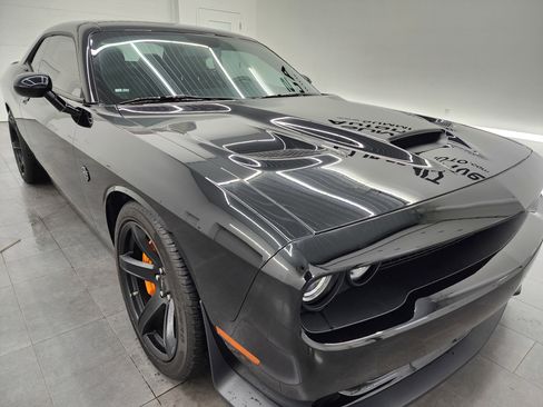 Used 2018 Dodge Challenger SRT Hellcat image 2