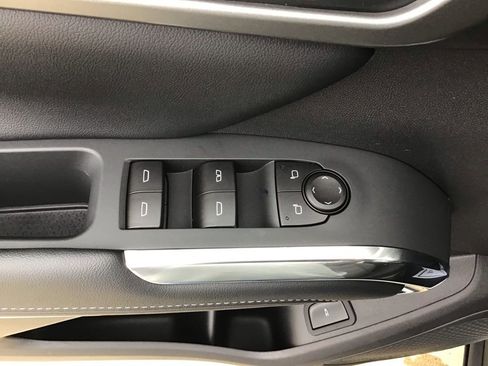 New 2026 Chevrolet Traverse LT w/ Driver Confidence Package image 32