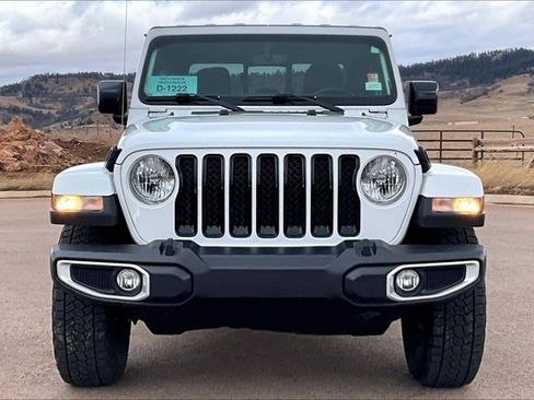 Used 2023 Jeep Gladiator Overland image 2