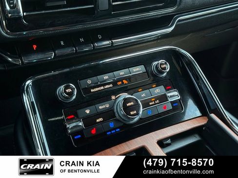 Used 2018 Lincoln Navigator L Reserve AWD/4WD image 17