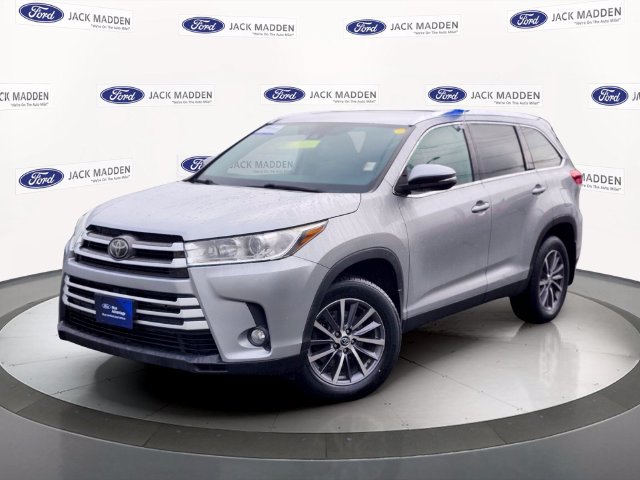 Used 2019 Toyota Highlander XLE AWD/4WD image 1