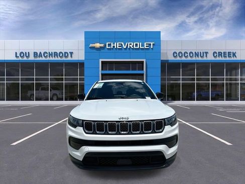 Used 2023 Jeep Compass Sport AWD/4WD image 3