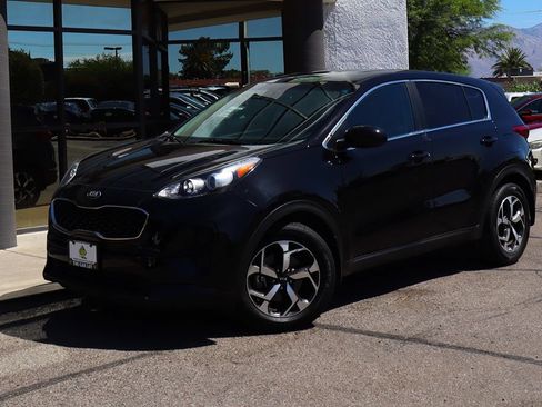 Used 2022 Kia Sportage LX FWD image 2