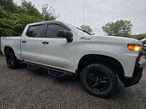 Used 2021 Chevrolet Silverado 1500 Custom Trail Boss w/ LPO, Dark Essentials Package AWD/4WD image 10