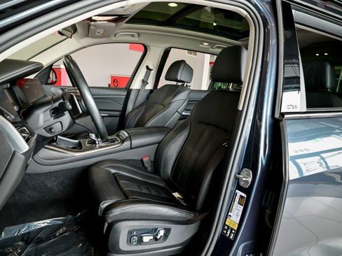 Used 2022 BMW X7 xDrive40i w/ Premium Package image 15