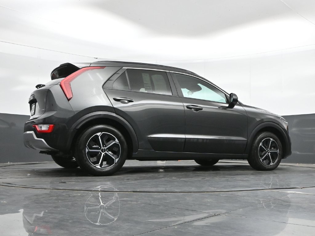 Used 2025 Kia Niro LX FWD image 41