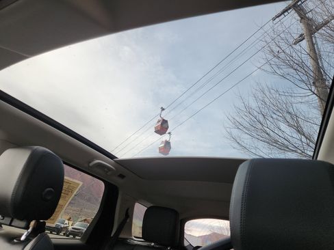 Used 2023 Land Rover Discovery Sport SE image 33