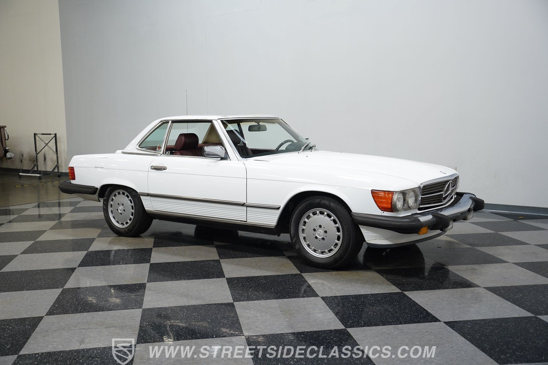 Used 1989 Mercedes-Benz 560 SL image 16