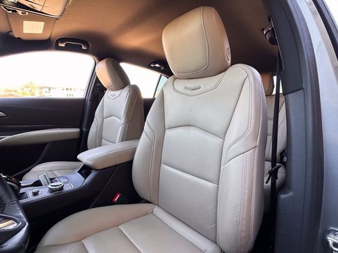 Used 2024 Cadillac XT4 Premium Luxury image 19