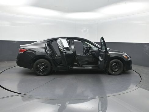 Used 2025 Nissan Sentra S FWD image 36