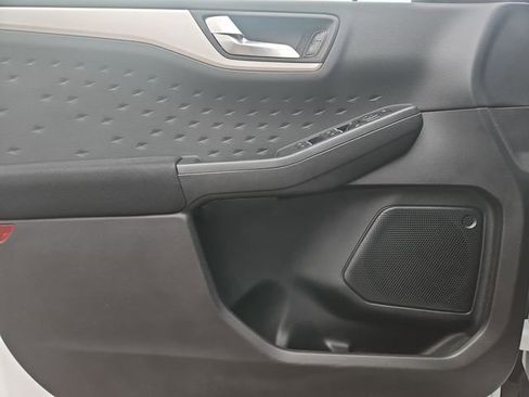 Used 2020 Ford Escape SE image 22