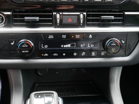 Certified 2024 Nissan Pathfinder SL AWD/4WD image 23