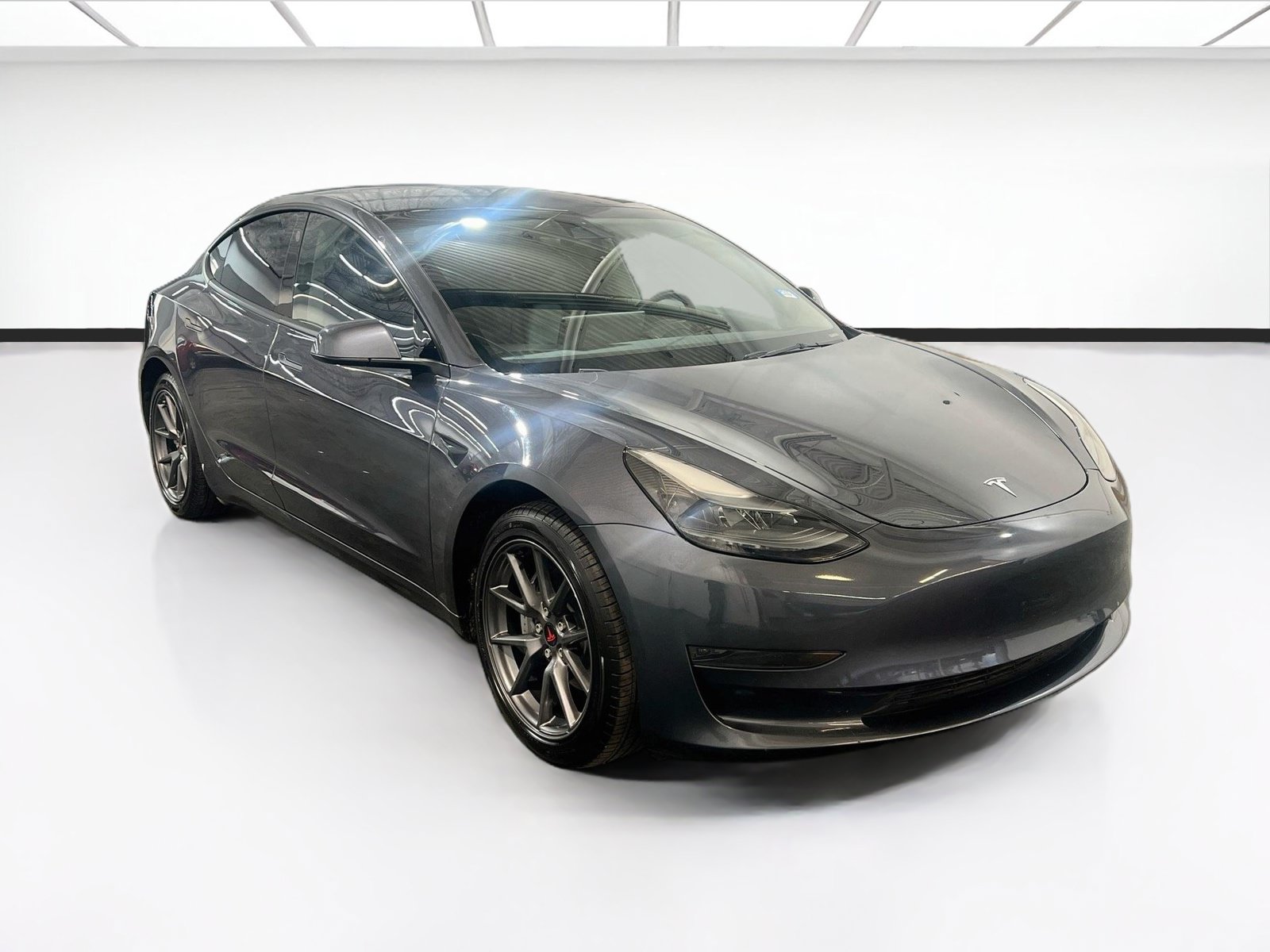 Used 2023 Tesla Model 3 Standard Range RWD image 3
