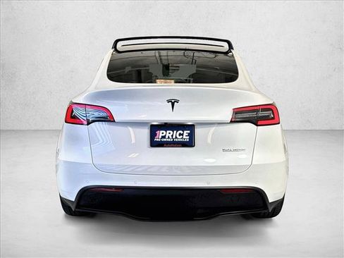 Used 2022 Tesla Model Y Performance AWD/4WD image 6