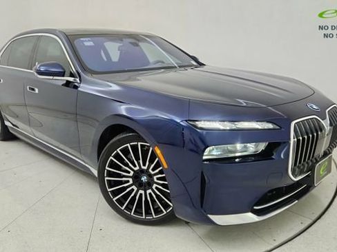 Used 2025 BMW i7 eDrive50 w/ Executive Package image 1