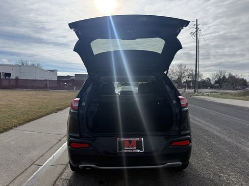 Used 2018 Jeep Cherokee Limited image 15