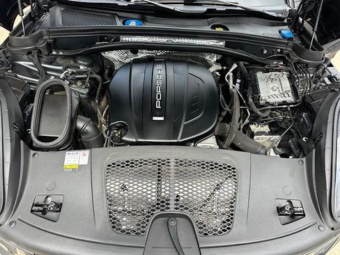 Used 2021 Porsche Macan AWD/4WD image 12
