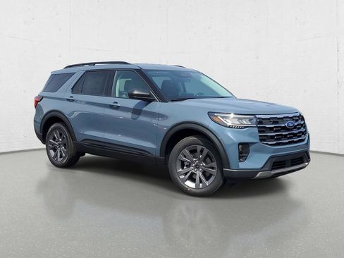 New 2026 Ford Explorer Active AWD/4WD image 2