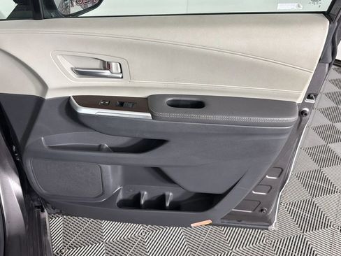 Used 2021 Toyota Sienna XLE image 42