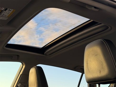 Used 2016 Toyota RAV4 Limited image 21