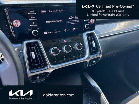 Used 2023 Kia Sorento LX FWD image 18