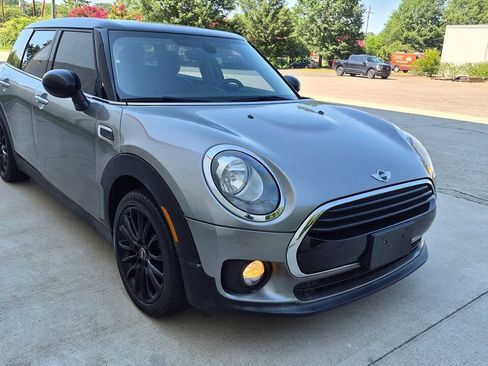 Used 2017 MINI Cooper Clubman FWD image 9