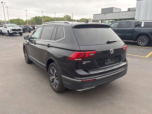 Used 2018 Volkswagen Tiguan SEL AWD/4WD image 6
