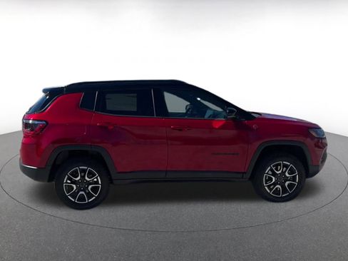 Used 2025 Jeep Compass Trailhawk image 16