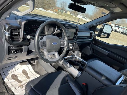 Used 2023 Ford F250 Lariat w/ Chrome Package image 27