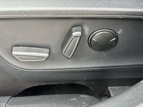 Used 2025 Ford Escape ST-Line FWD image 32