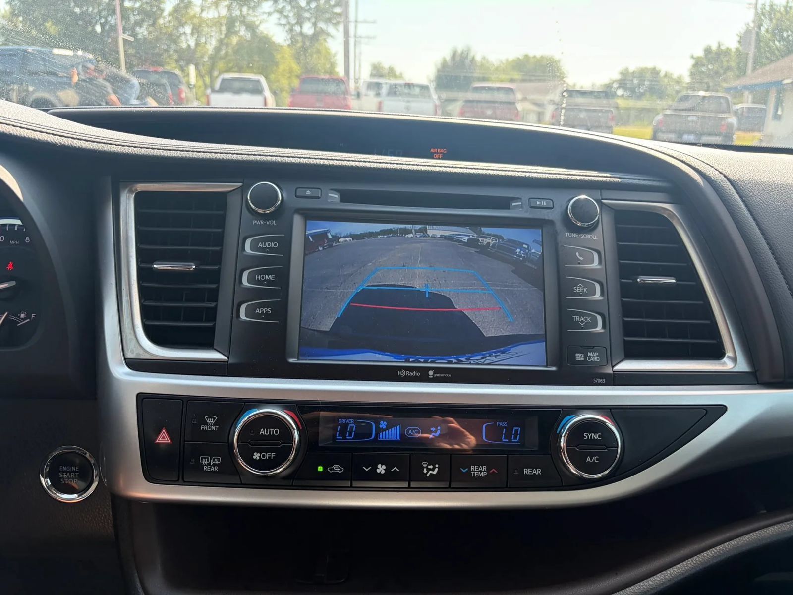 Used 2015 Toyota Highlander XLE AWD/4WD image 14
