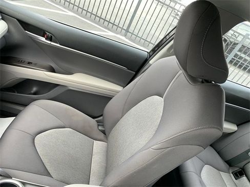 Used 2023 Toyota Camry LE image 29