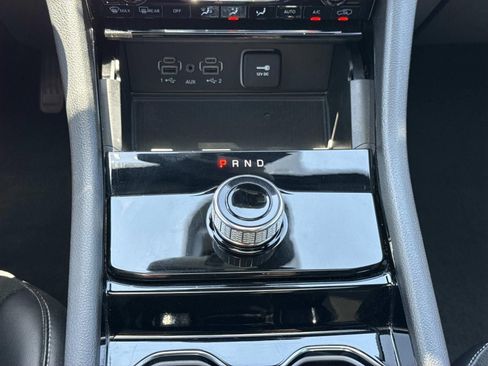 Used 2023 Jeep Grand Cherokee Altitude AWD/4WD image 13