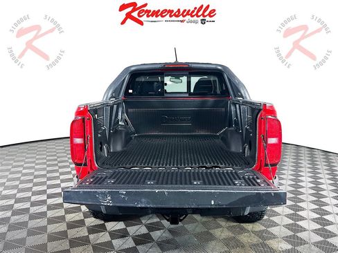 Used 2020 Chevrolet Colorado ZR2 image 29