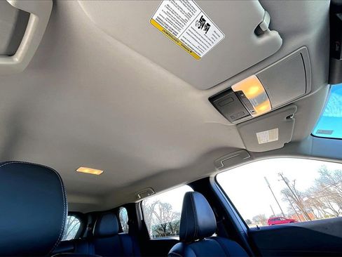 Used 2024 Mitsubishi Outlander SE Black Edition image 17