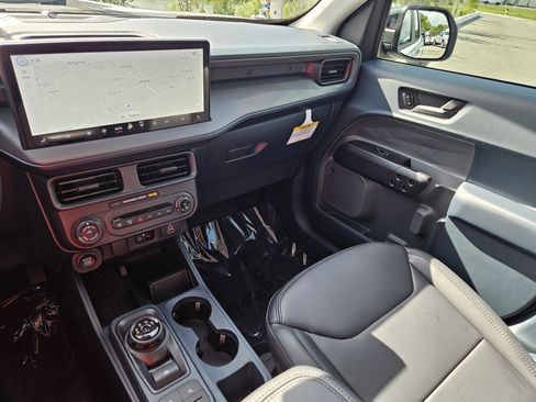 New 2025 Ford Maverick Lariat w/ Black Appearance Package image 31