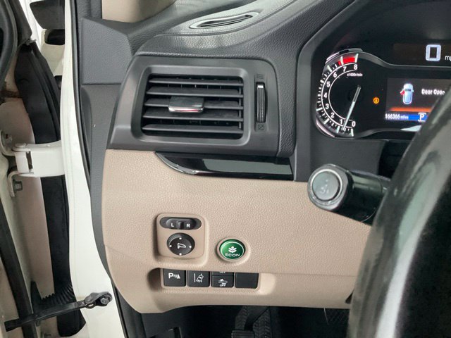 Used 2016 Honda Pilot Touring image 8