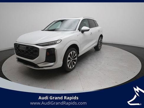 New 2026 Audi Q3 quattro 2.0T image 1