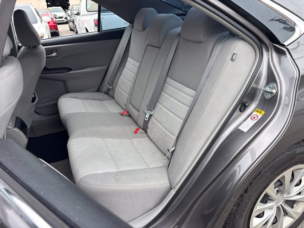 Used 2015 Toyota Camry LE w/ Moonroof Package FWD image 13