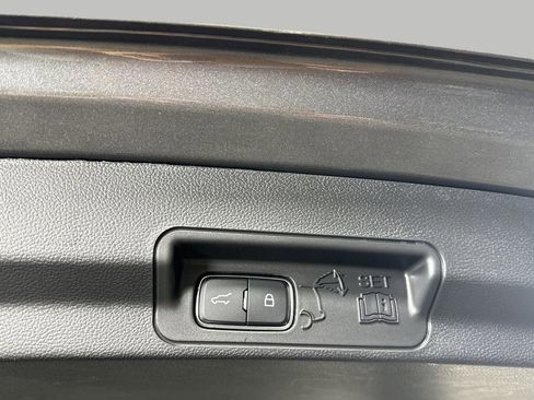 Used 2025 Ford Explorer Active w/ Active Comfort Package RWD image 25