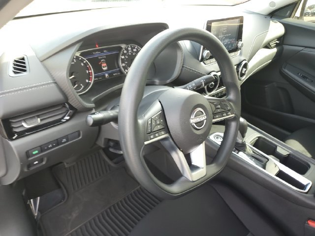 Certified 2025 Nissan Sentra SV FWD image 18