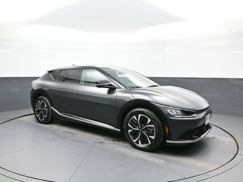 Used 2024 Kia EV6 Wind w/ Wind Technology Package image 4