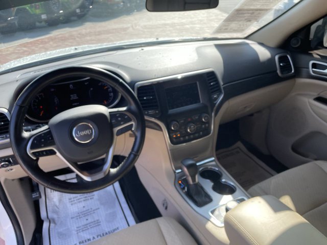 Used 2021 Jeep Grand Cherokee Laredo AWD/4WD image 19