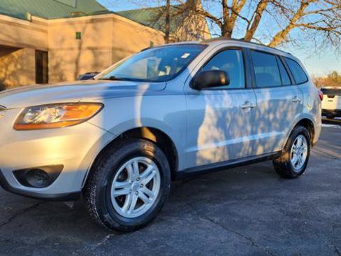 Used 2010 Hyundai Santa Fe GLS image 2