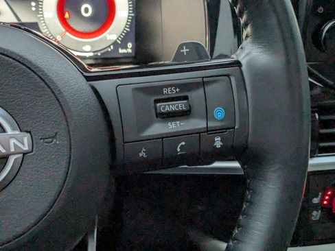 Used 2022 Nissan Pathfinder Platinum w/ Cargo Package image 13