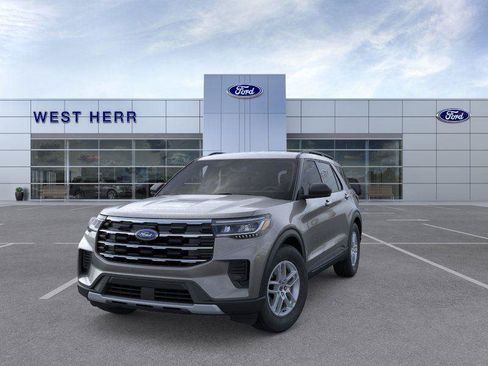 Used 2026 Ford Explorer Active AWD/4WD image 2