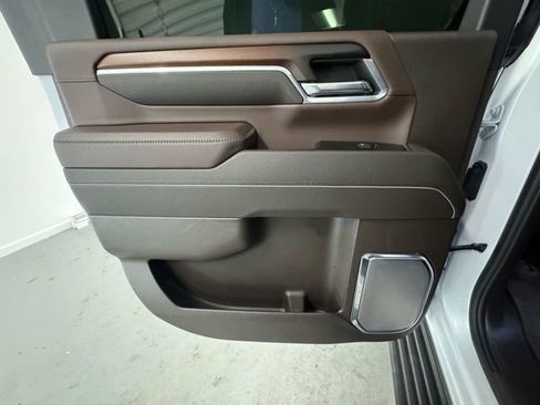 Used 2024 GMC Sierra 2500 Denali w/ Denali Reserve Package image 8