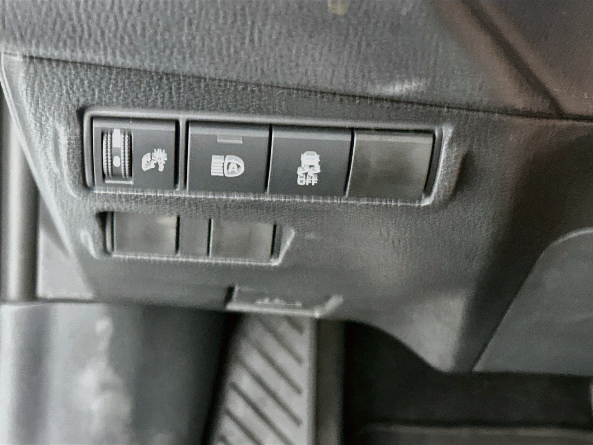 Used 2026 Toyota Corolla Cross LE FWD image 17