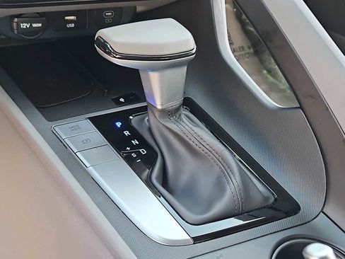 Certified 2025 Hyundai Elantra Sport image 31