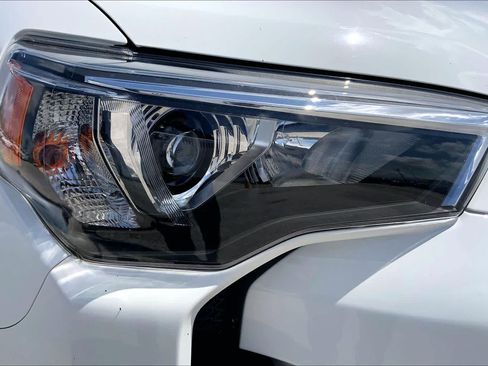 Used 2022 Toyota 4Runner SR5 RWD image 27